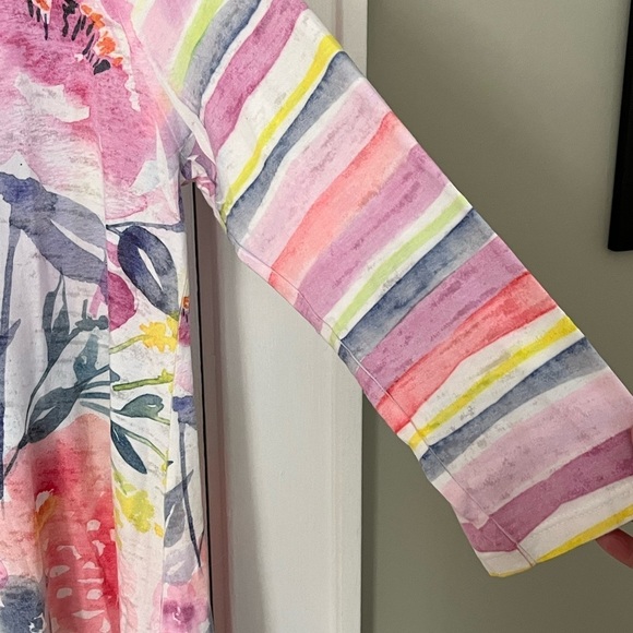 Sundance Catalog - Whimsy Rose Muted watercolored Floral featherweight Top M - Picture 4 of 10